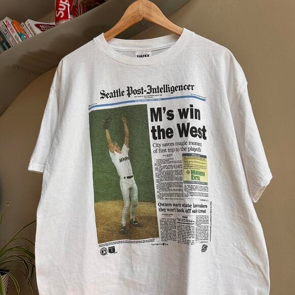 Vintage 1995 Seattle Mariners Newspaper Shirt - Picture 2 of 7